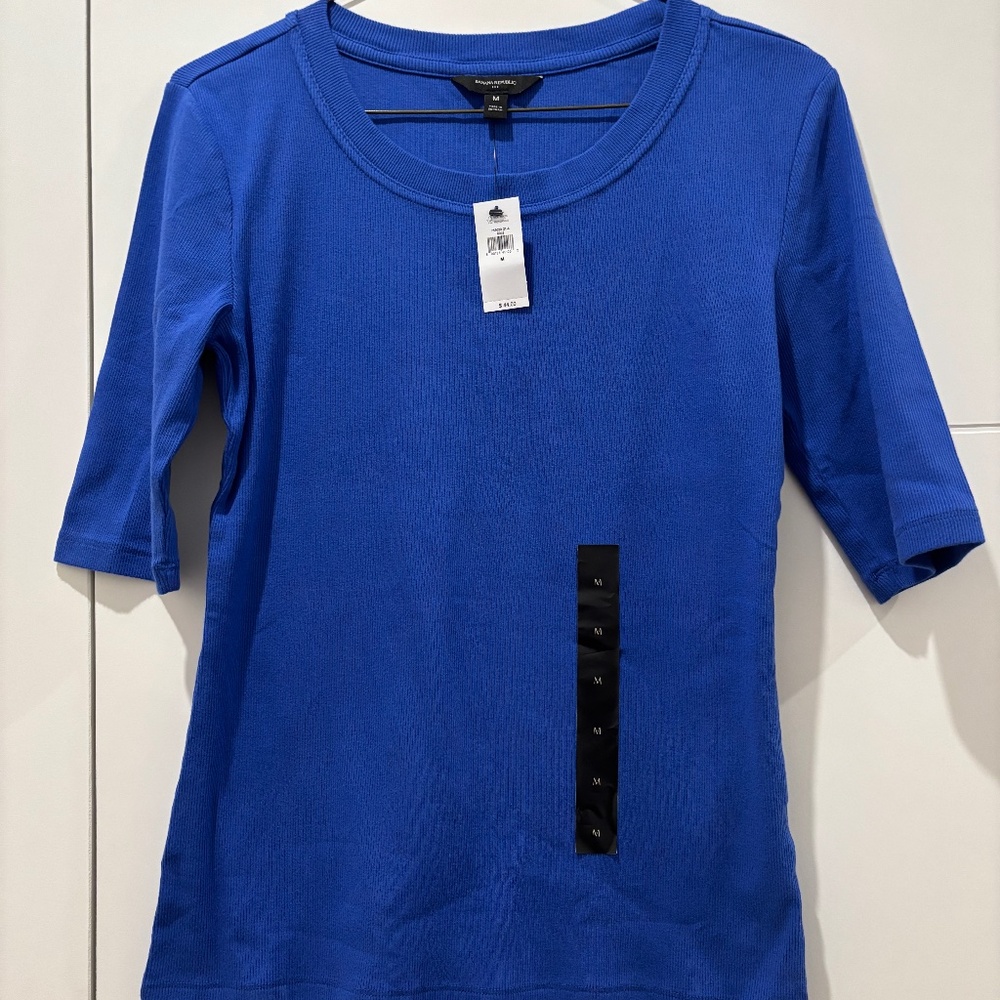 NEW Banana Republic top (M)
